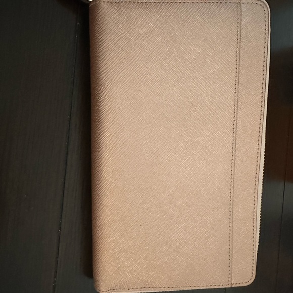 KATE SPADE OVERSIZED WALLET BRAND NEW - Picture 2 of 5